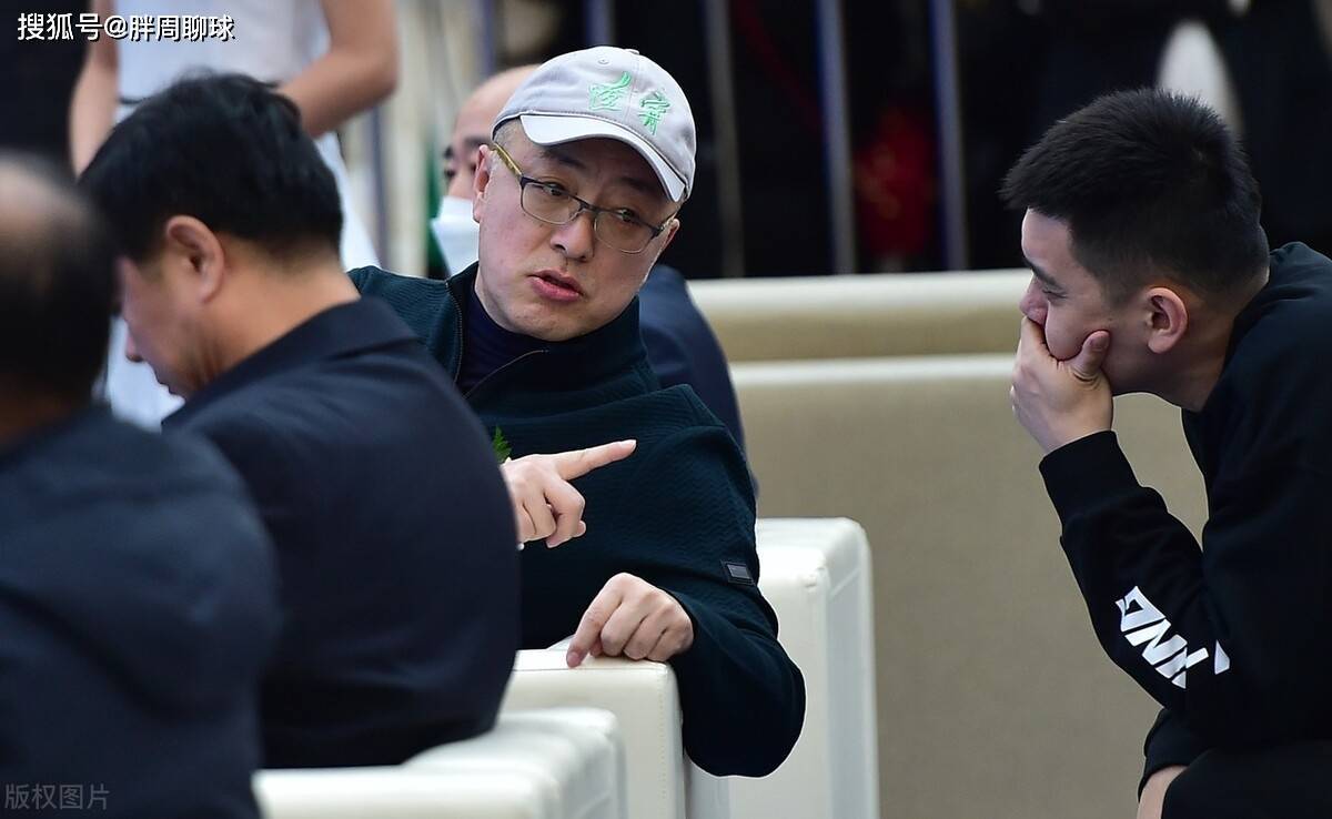 开云在线-清晨突围战来临，勒沃库森围绕社区盾队长鼓劲，压力陡增，球探报告显示潜力(勒沃库森足球俱乐部)